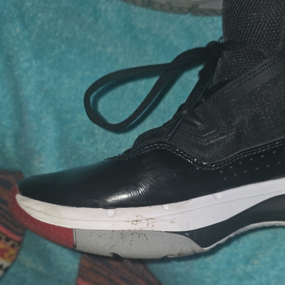 Nike Black and White Sneakers - Picture 10 of 16